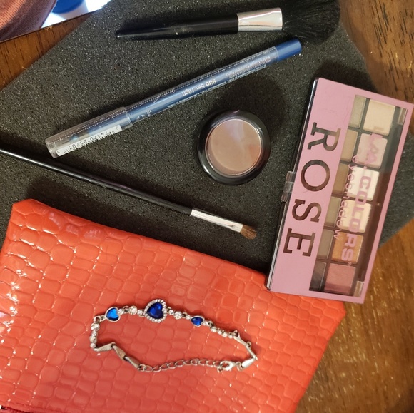 L.A. COLORS MAKE-UP & BAG & WHITE GOLD SAPPHIRE - Picture 4 of 4